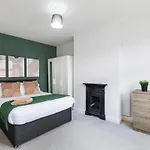 Holiday home Spacious Two Bed House Headingley *