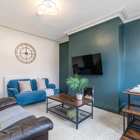 בית נופש Spacious Two Bed House In Headingley לידס