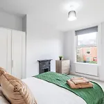 Spacious Two Bed House Headingley