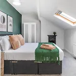 Spacious Two Bed House Headingley