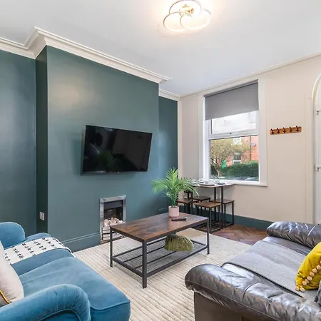 Spacious Two Bed House In Headingley Лідс
